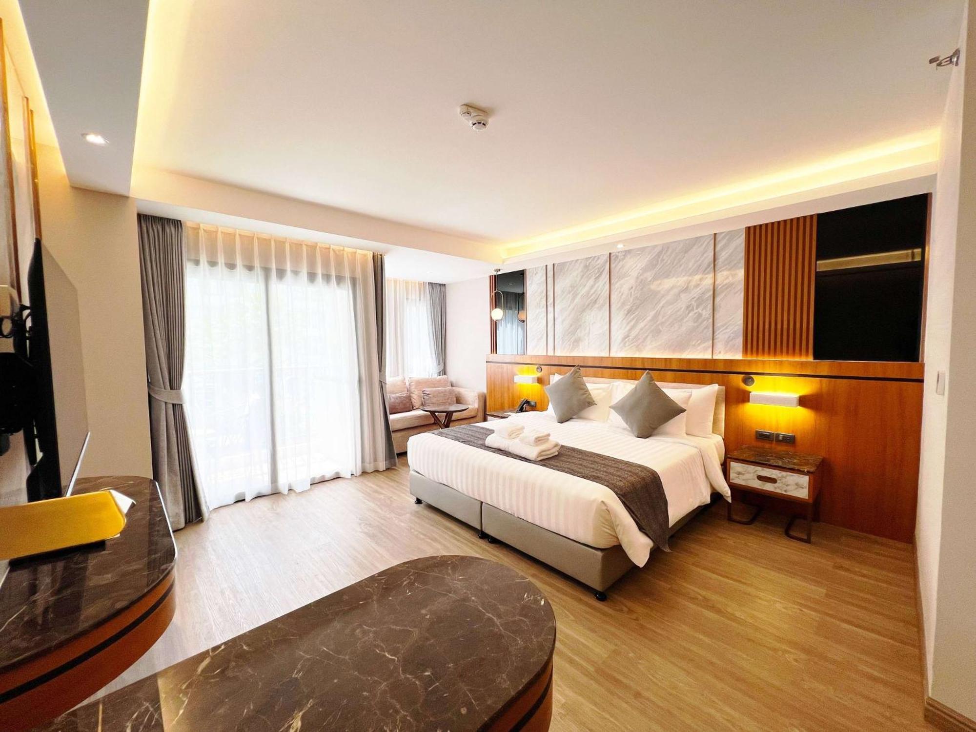 Hotel Wyndham Jomtien Pattaya à Na Chom Thian Extérieur photo